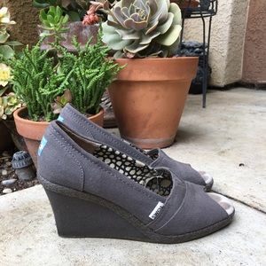 Toms Grey Canvas Open Toe Wedges Size 7.5